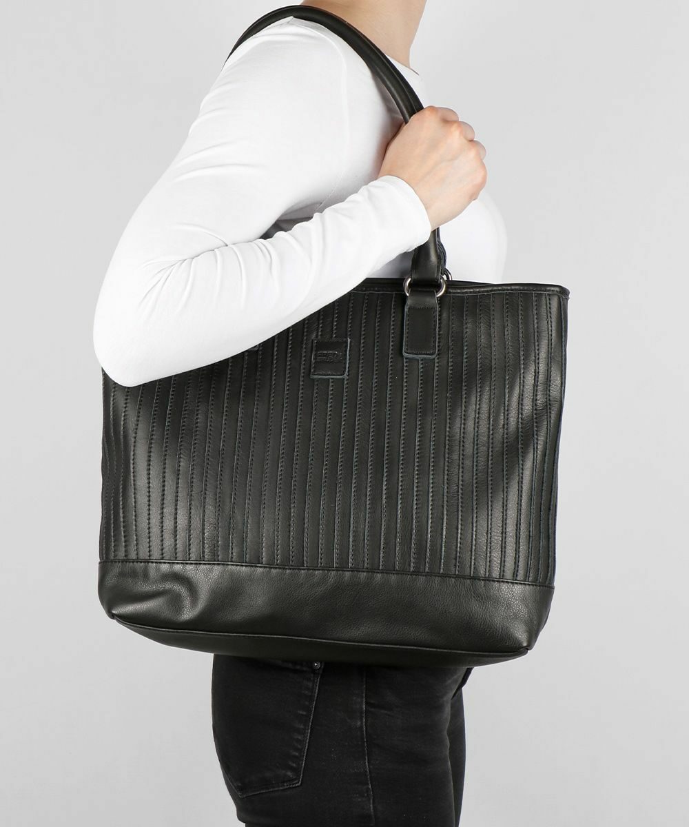 FredsBruder Taschen Vertical City Bag Black