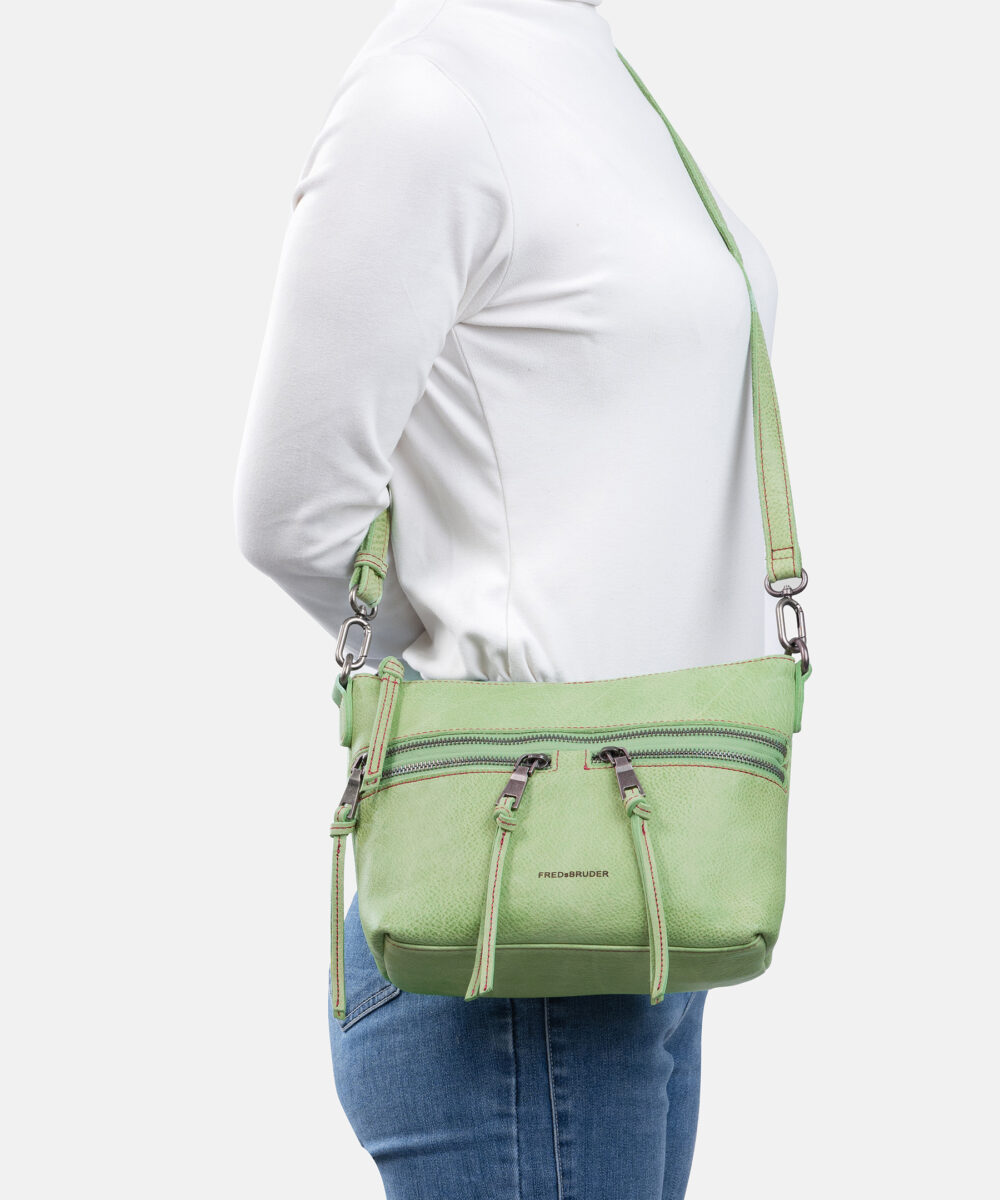 FREDsBRUDER Tasche Dear Crossbag With Front Zipper Cute Green Tragebild OS