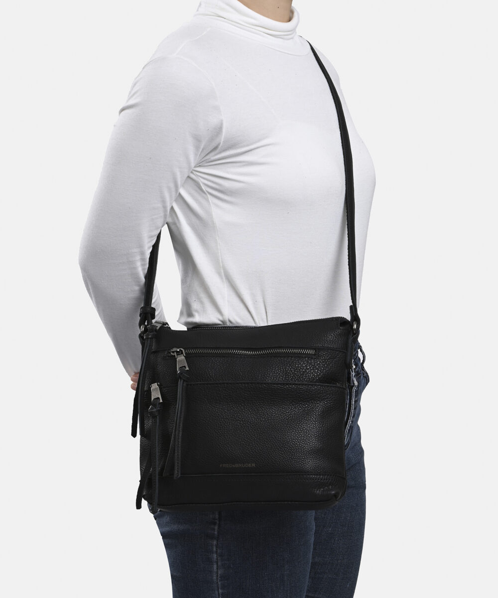 FREDsBRUDER Tasche My Old Friend Crossbag With Front Zipper Black Tragebild OS
