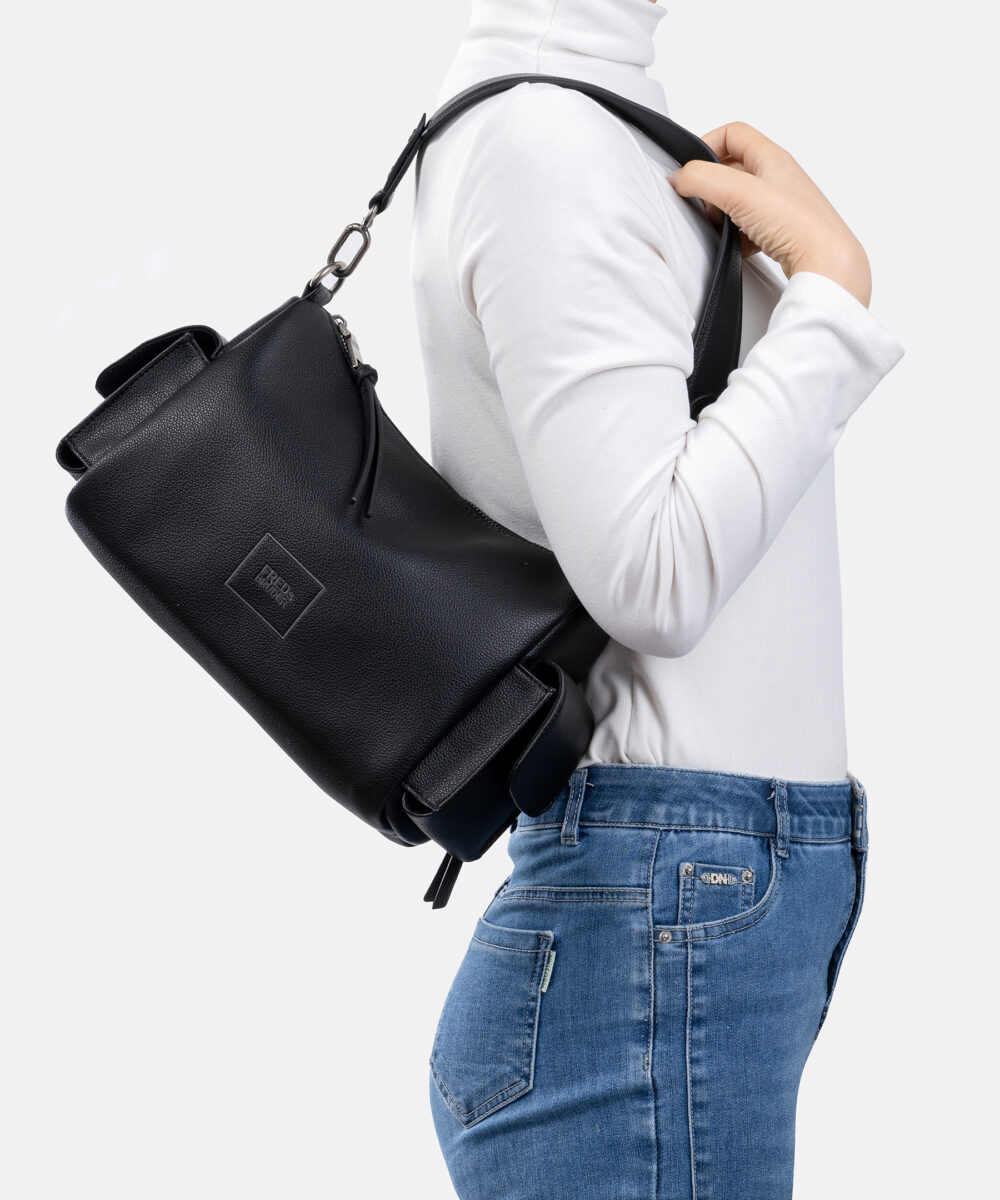 FREDsBRUDER Tasche Bestie Pocket Shoulderbag Tragebild Black OS