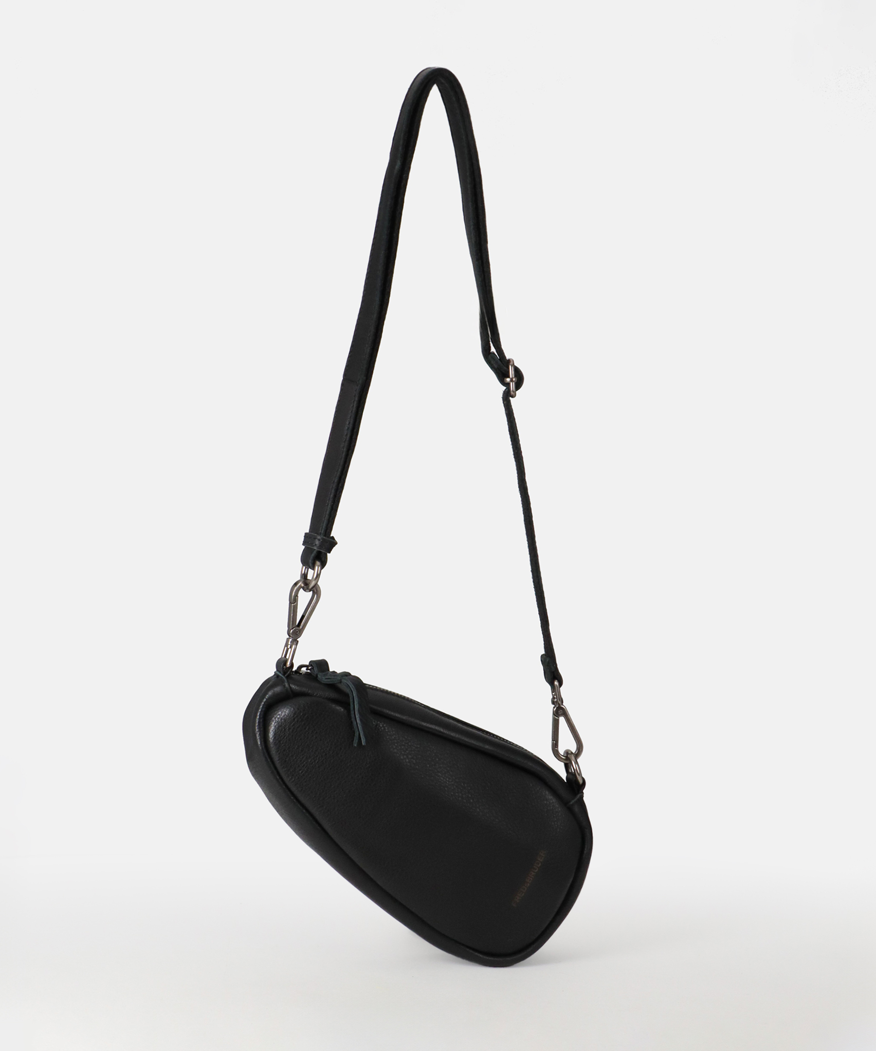 FREDsBRUDER Tasche My Old Friend Drop Bag Black OS